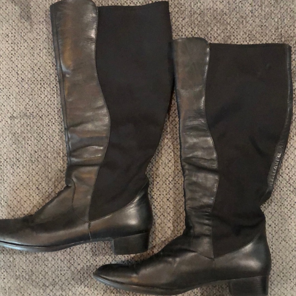 Beautiful leather Munro boots
